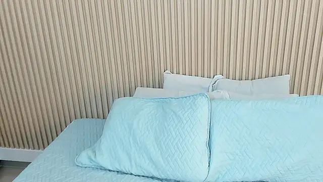 charlottebrowns  online show from September 16, 12:57 pm