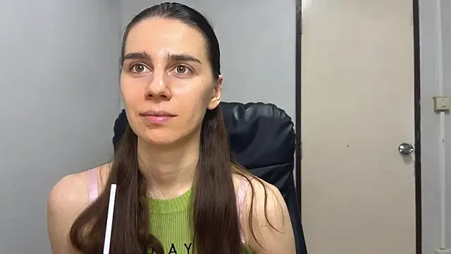 SassyJessi online show from November 6, 9:15 am