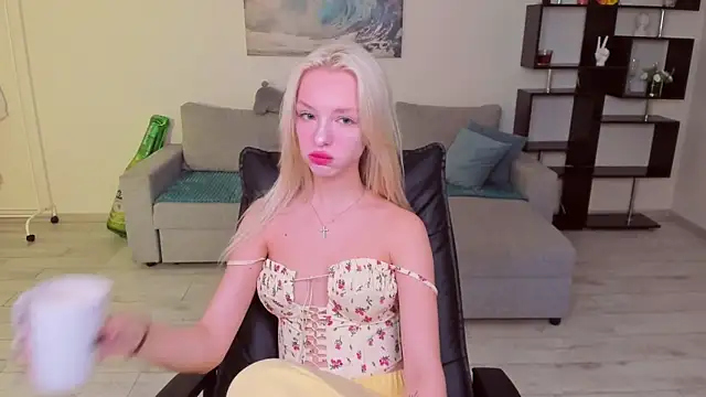 AleksaBlonde online show from October 6, 5:24 am