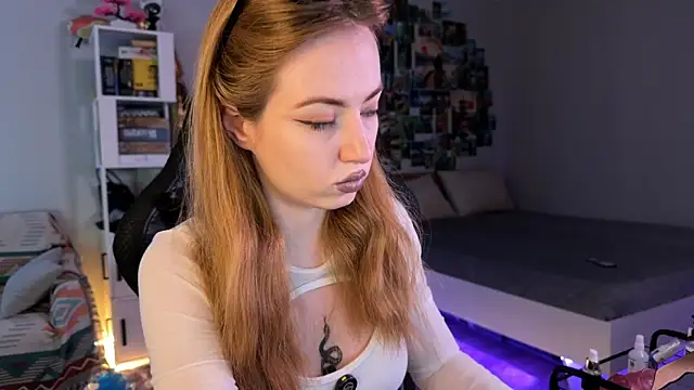 LinaWitch online show from October 28, 10:32 am