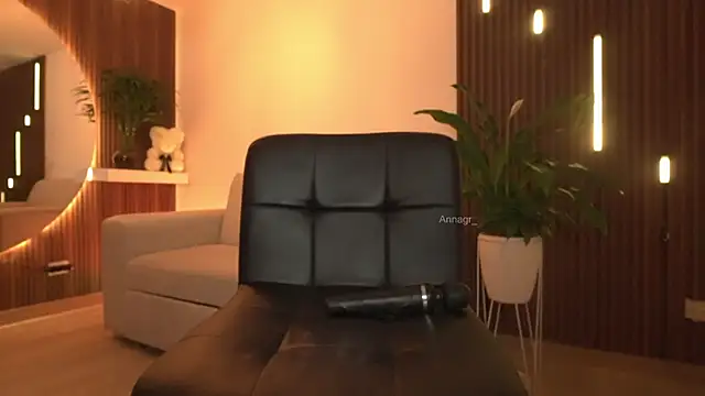 AnnaTaylor1 online show from January 13, 1:44 am