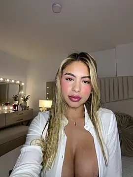  laura 02 online show from February 19, 11:36 pm