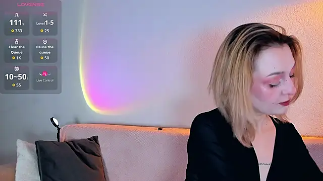  ccrystaa  online show from February 20, 6:59 am