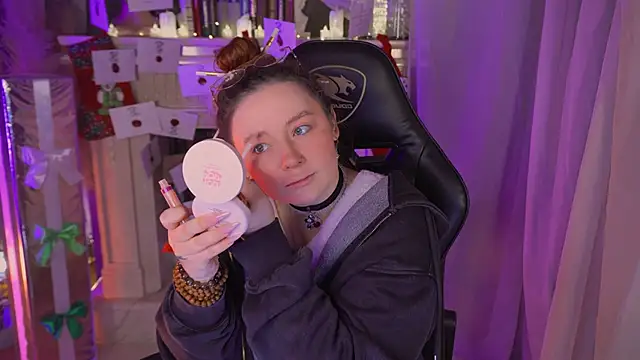 carolina elf online show from January 10, 6:29 am