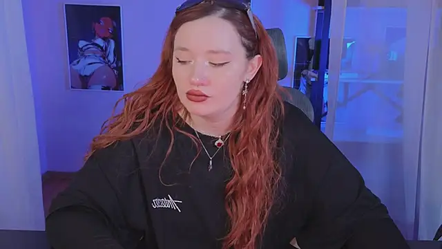 carolina elf online show from November 15, 12:39 pm