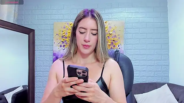  AlejaCruz  online show from February 21, 7:25 pm