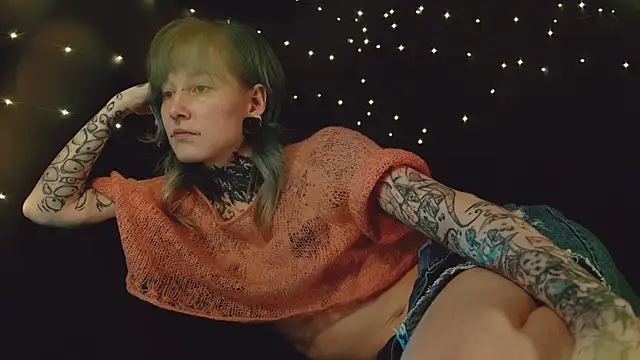 Littlespacemouse online show from December 13, 8:37 pm