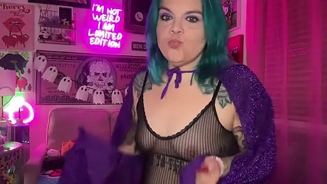 CherryBombBomb online show from October 28, 5:02 am