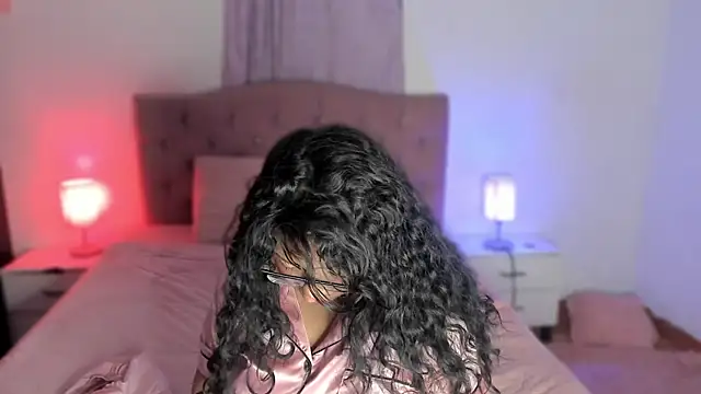 Latinabombsheell online show from September 18, 4:55 am