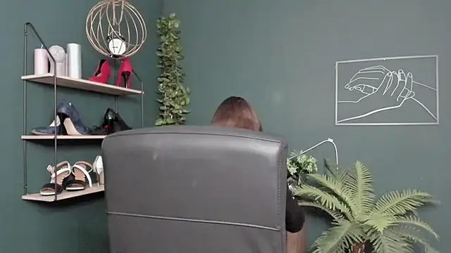 VivianWILD online show from November 12, 12:47 pm