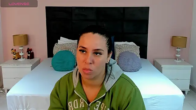 MadisonJenner online show from December 4, 12:18 pm