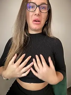 HotXMom online show from November 21, 7:21 am