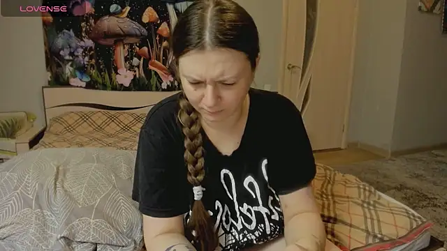 Snapshot of AlisaBacker chatting on October 21, 2:54 pm AlisaBacker online show from October 21, 2:54 pm