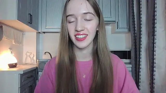 Snapshot of leslie_my_lovee chatting on October 4, 9:19 pm leslie my lovee online show from October 4, 9:19 pm