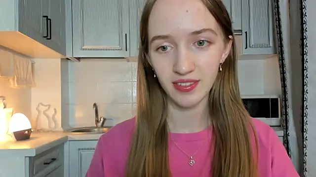 Snapshot of leslie_my_lovee chatting on October 29, 8:33 pm leslie my lovee online show from October 29, 8:33 pm