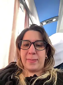 amooraaamoon online show from November 4, 4:12 pm