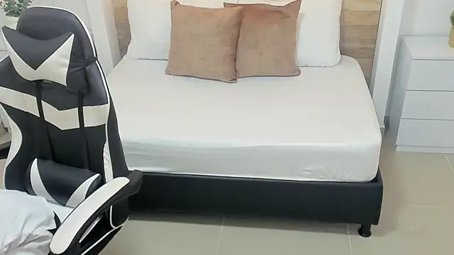 candy summer28 online show from November 18, 7:26 pm