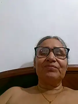  candi online show from February 12, 11:06 pm