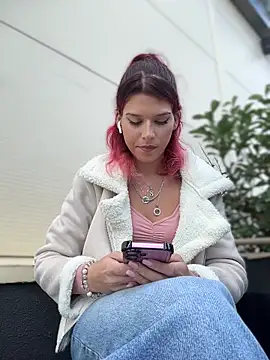 RiriRoseey online show from November 21, 9:22 am