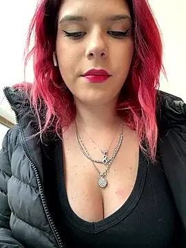 RiriRoseey online show from January 9, 9:35 am