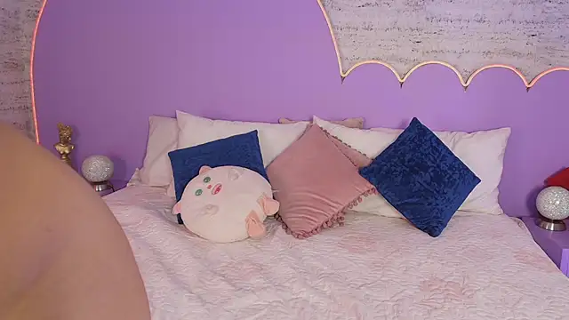 Giaa Ross online show from February 23, 7:35 pm