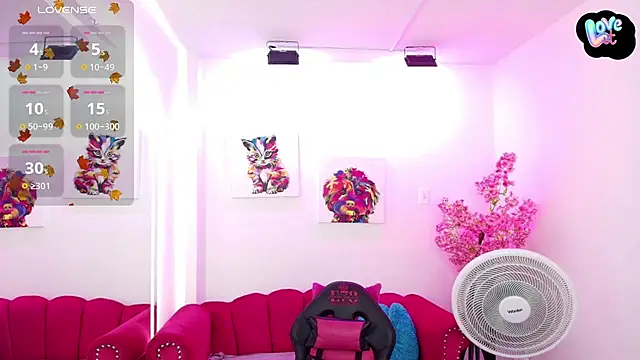 Snapshot of Miss_dolly_ chatting on October 28, 12:44 pm Miss dolly  online show from October 28, 12:44 pm