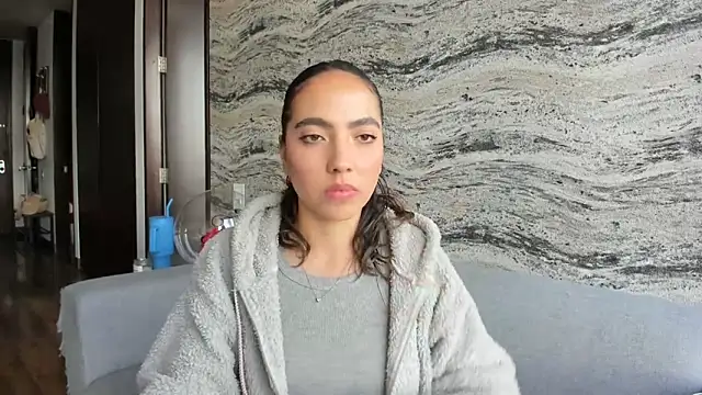 Snapshot of Sophi__a chatting on October 21, 8:35 pm Sophi  a online show from October 21, 8:35 pm