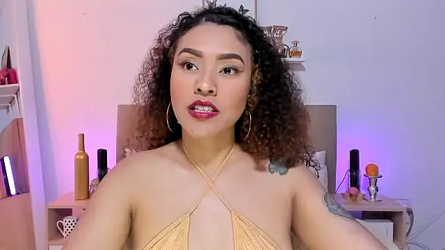 Zoe Gruber online show from December 21, 1:21 am