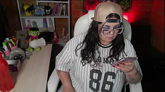 juliette rd online show from November 21, 8:27 am