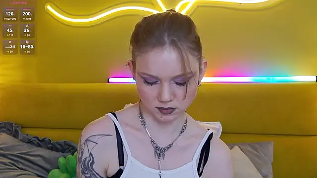 lessysweety online show from February 19, 3:50 am