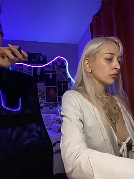 Dooubletroublee online show from October 4, 10:36 pm