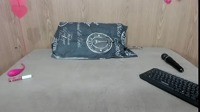 jenelotizz06 online show from February 6, 2:26 am