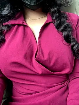 Snapshot of YourThirstySlut chatting on September 15, 10:23 am YourThirstySlut online show from September 15, 10:23 am