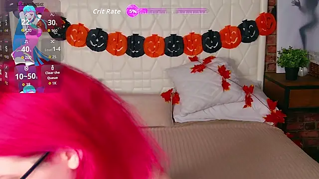 Lisa Adam online show from November 2, 5:05 pm