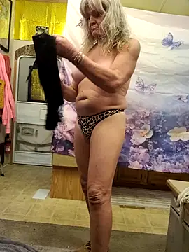 annika lately online show from November 22, 4:37 am