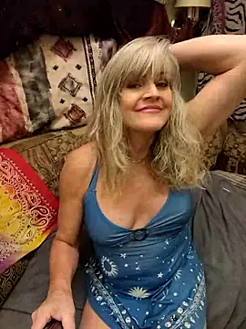 annika lately online show from January 9, 4:06 am