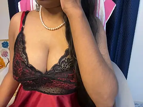 Snapshot of Suvi-5 chatting on September 14, 5:11 pm Suvi-5 online show from September 14, 5:11 pm