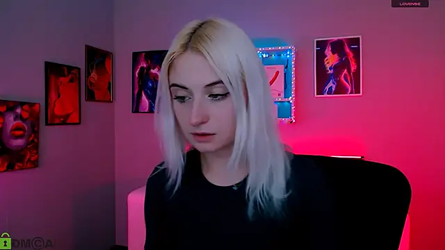 melisa white1 online show from February 3, 8:45 pm