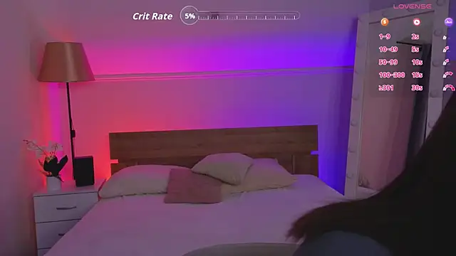 Hayle Hill online show from November 4, 3:33 am