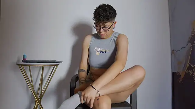 alex noa online show from December 1, 7:27 pm