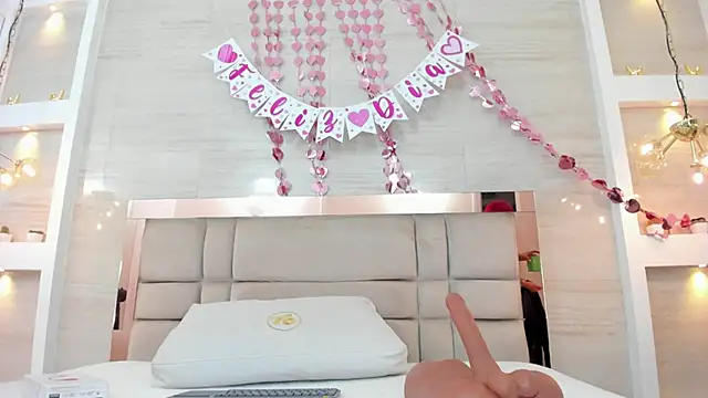 Dalia-Prada online show from February 17, 5:07 am