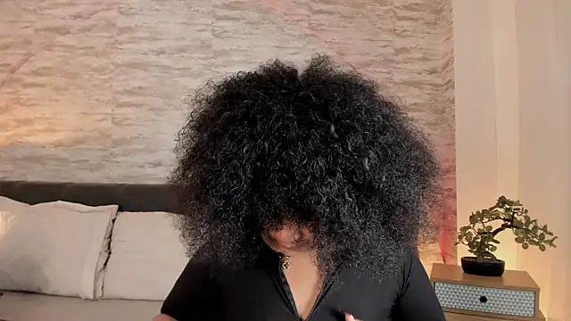 Anneth  M online show from October 13, 6:21 pm