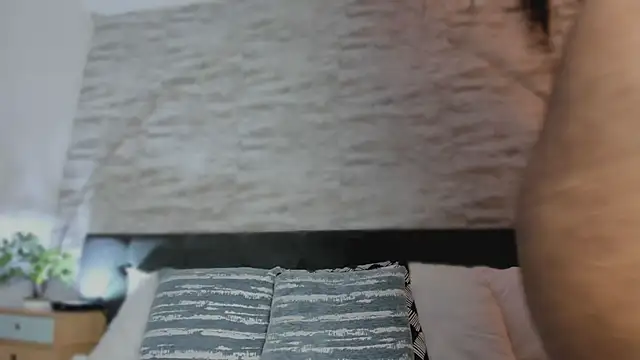 Anneth  M online show from February 26, 7:57 pm