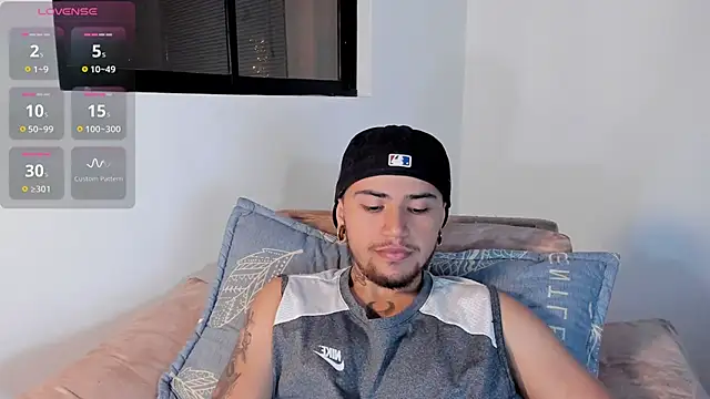 ftmphilip  online show from December 3, 11:29 pm