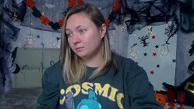 Snapshot of SallyVerda chatting on October 22, 5:51 pm SallyVerda online show from October 22, 5:51 pm