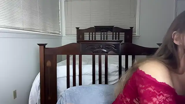 YUMIandbigWOLF online show from February 18, 12:21 am