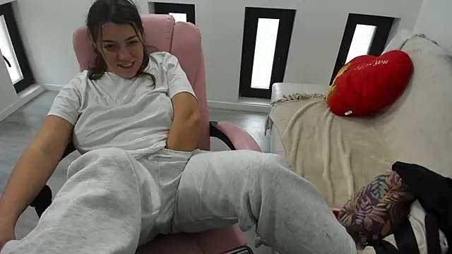 Dyana Kaylinn online show from February 7, 7:12 am