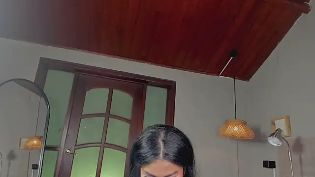 nayah   online show from December 18, 8:13 pm