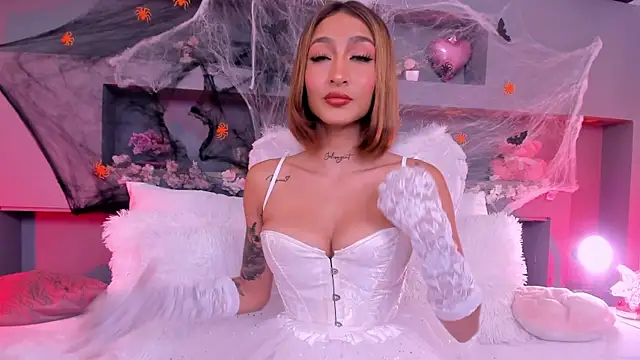 rosemonrooe online show from October 31, 4:00 pm