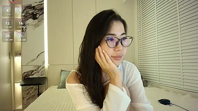 Naomi 52 online show from September 30, 9:52 pm